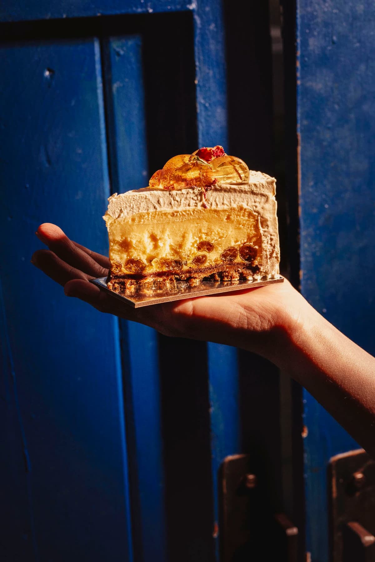 Campaign photography – handheld cake photography